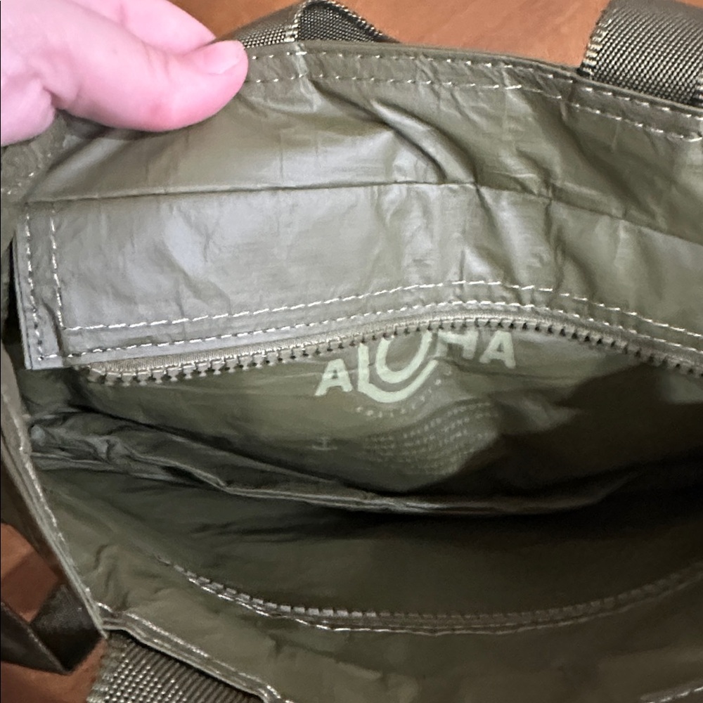 NTW Aloha Cross Body Bag Olive Green - Picture 5 of 8